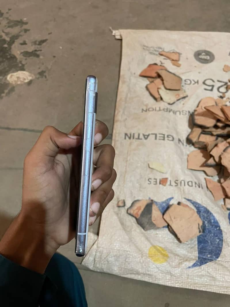 Google Pixel 7a 4
