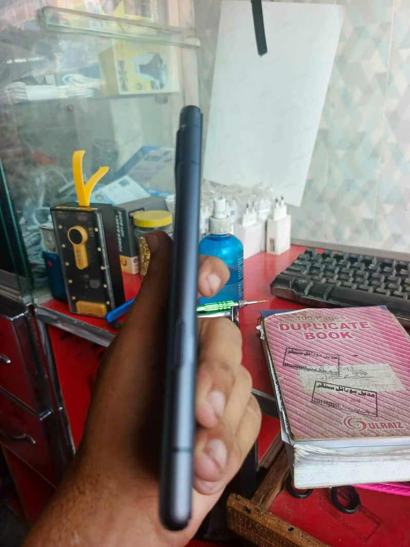 Google Pixel 7a 5