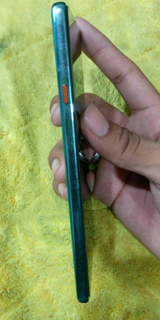 Tecno CAMON 40 2
