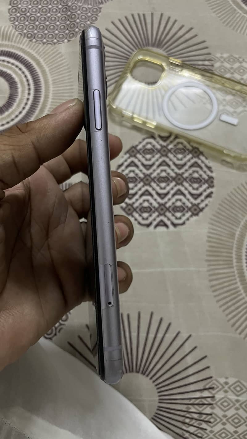 Apple iPhone 11 4