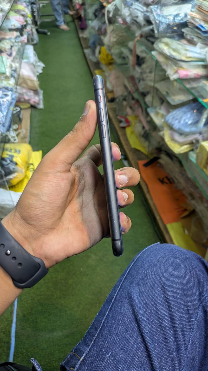 Apple iPhone 11 2