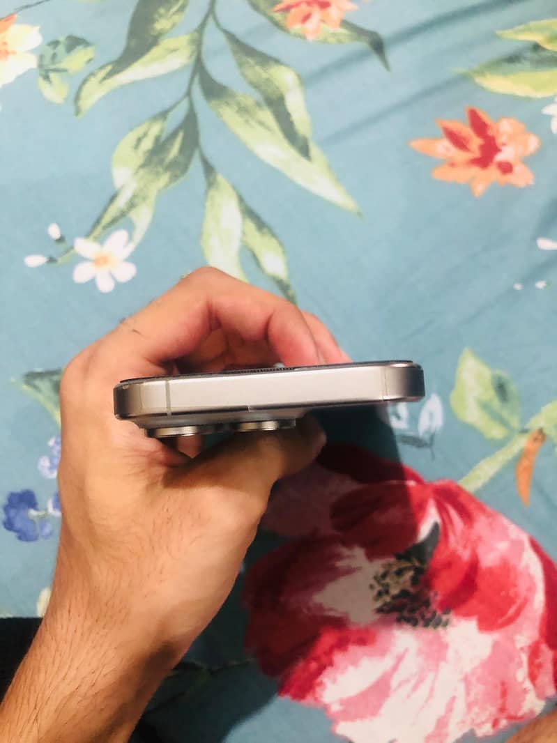 Apple iPhone 15 Pro 5