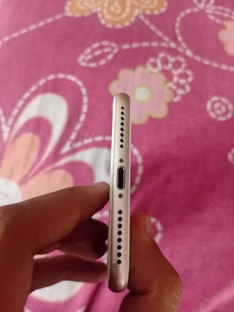 Apple iPhone 7 Plus 2