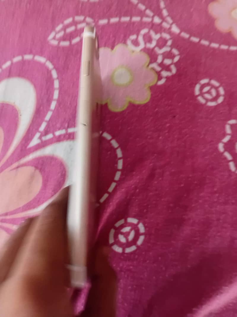 Apple iPhone 7 Plus 3