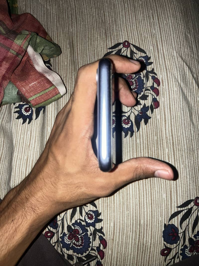 Apple iPhone 11 5