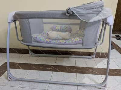 Mastela Delux 4 in 1 Baby Bassinet & electric swing