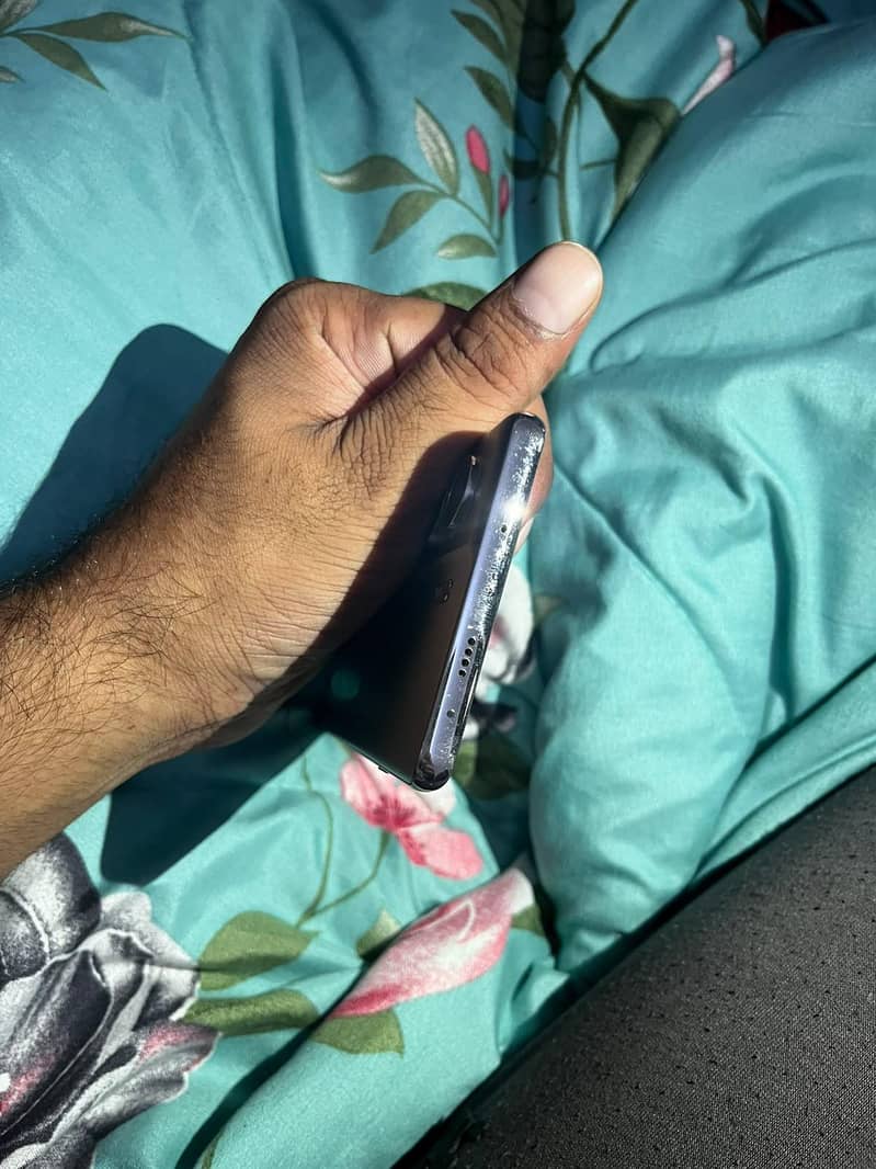 Tecno CAMON 40 Pro 1