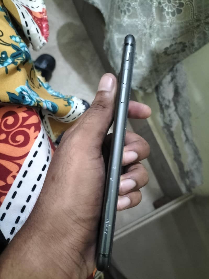 Apple iPhone 8 Plus 2