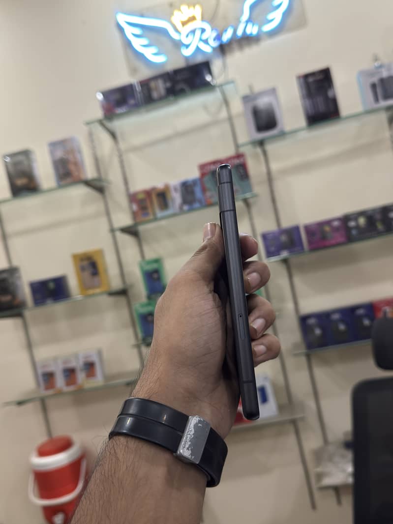Google Pixel 7a 2