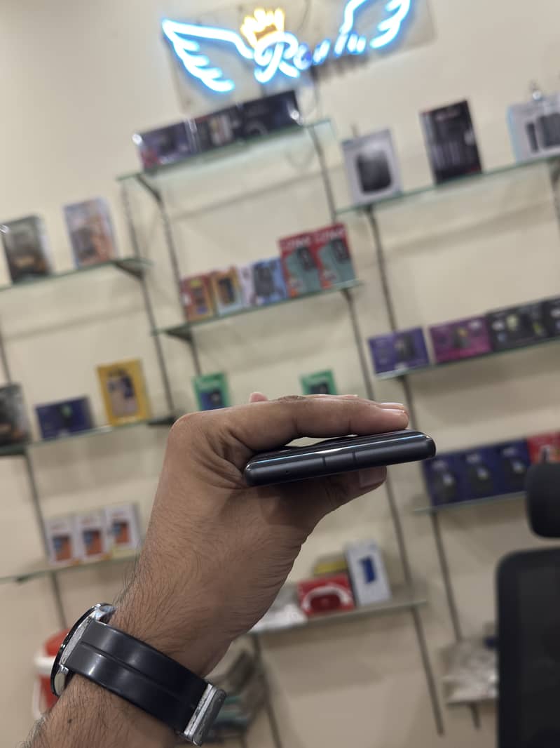 Google Pixel 7a 4