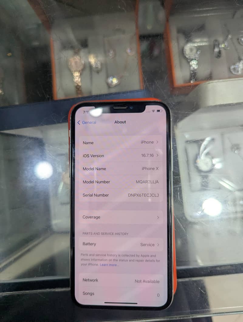 Apple iPhone X 4