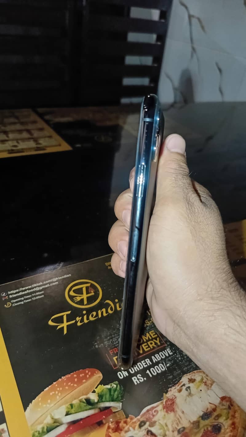 Apple iPhone 11 Pro Max 5