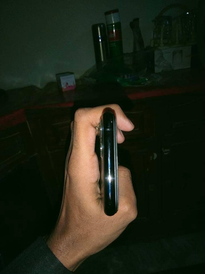 Apple iPhone 11 Pro 1