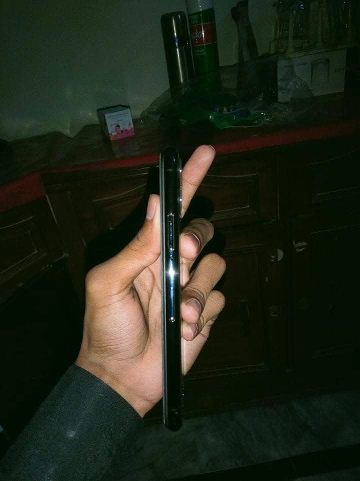 Apple iPhone 11 Pro 2
