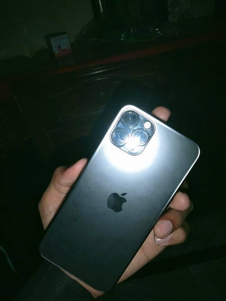 Apple iPhone 11 Pro 3