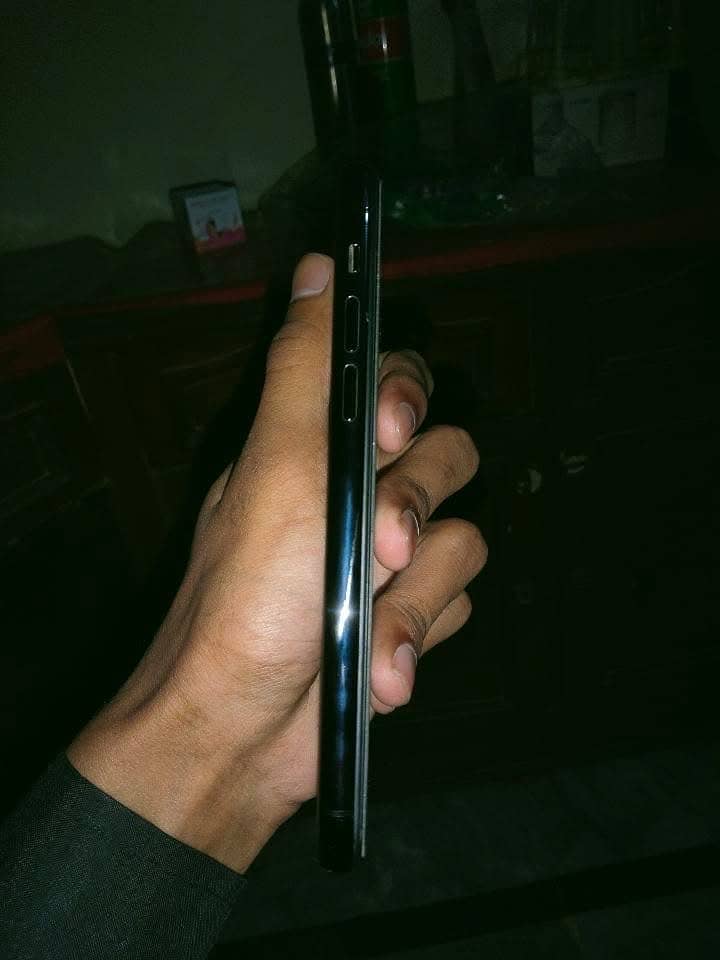 Apple iPhone 11 Pro 4