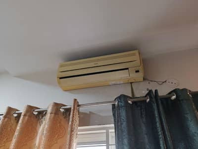 Haier Non Inverter Split AC 1 ton