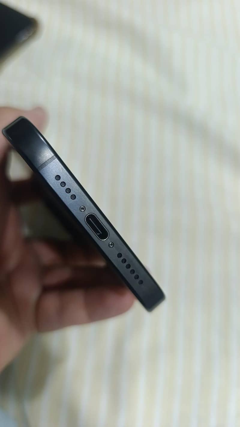 Apple iPhone 15 Pro Max 5