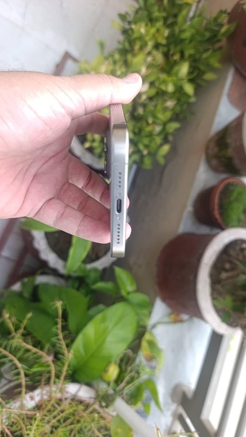 Apple iPhone 15 Pro Max 1