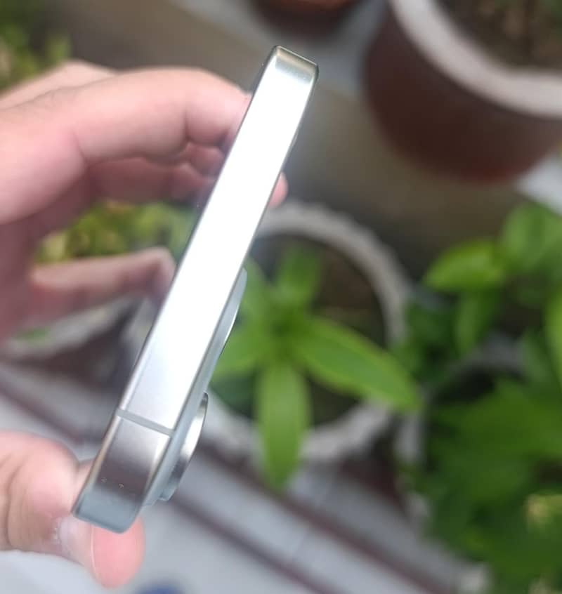 Apple iPhone 15 Pro Max 5