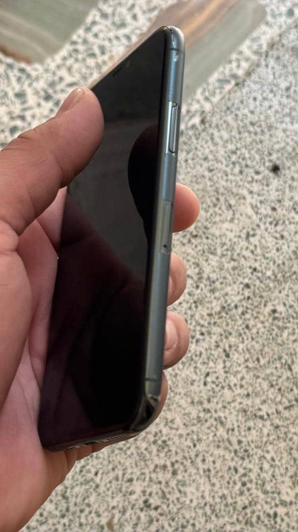 Apple iPhone 11 Pro 2