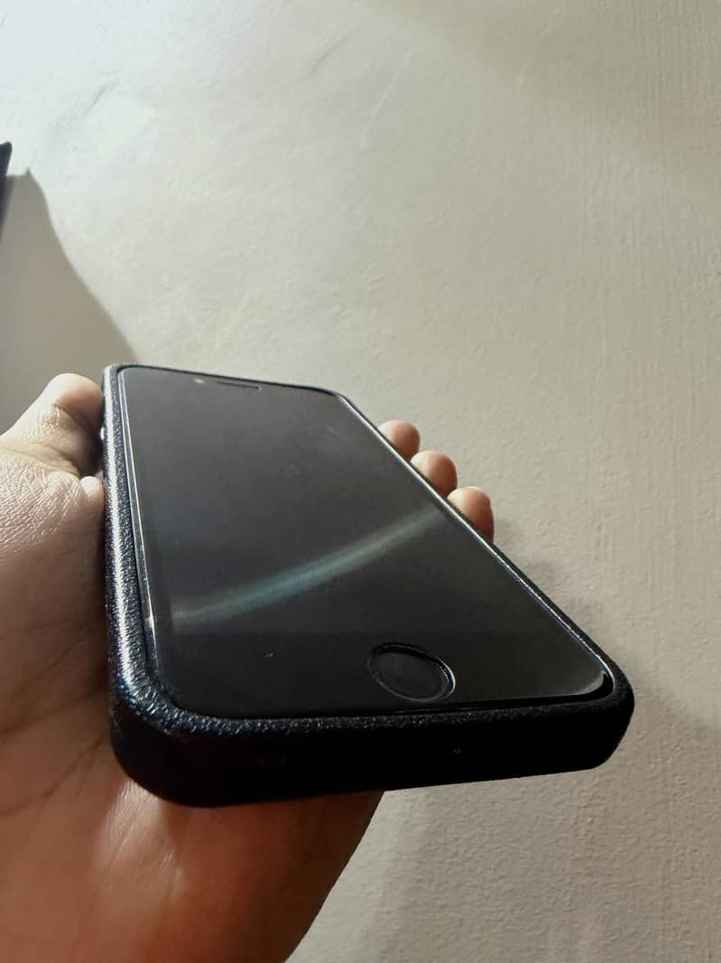 Apple iPhone 7 1