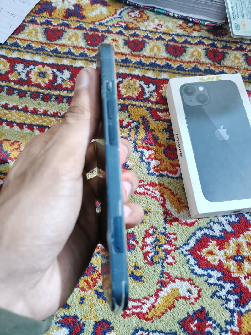 Apple iPhone 13 3