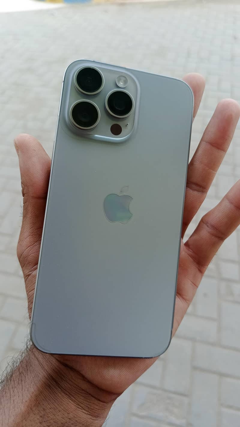 Apple iPhone 15 Pro Max 1