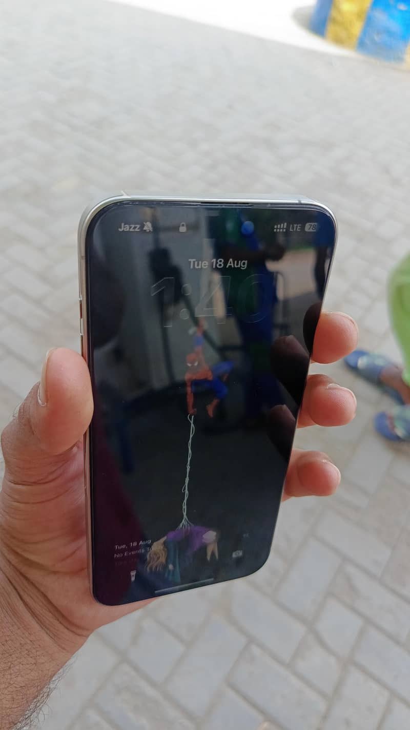 Apple iPhone 15 Pro Max 4