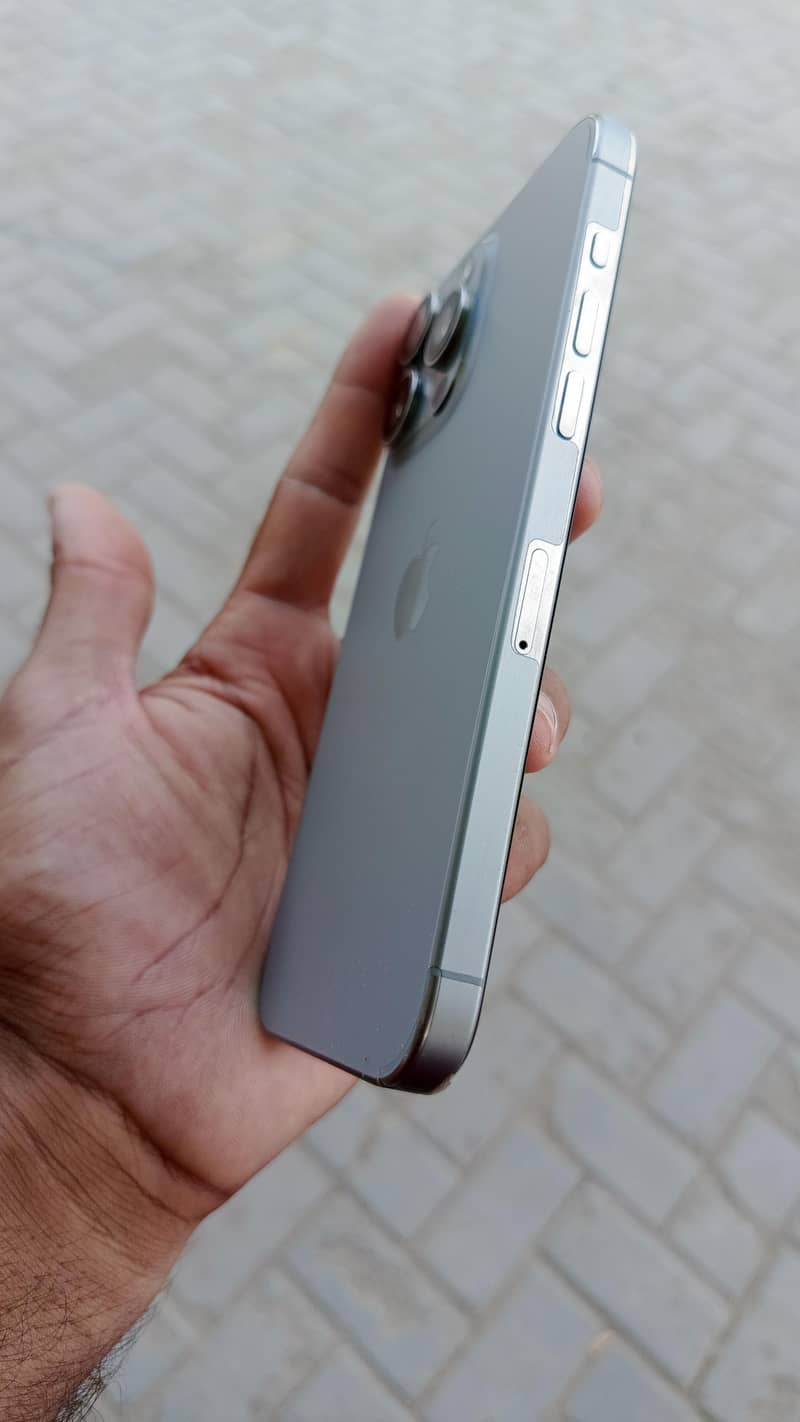 Apple iPhone 15 Pro Max 7