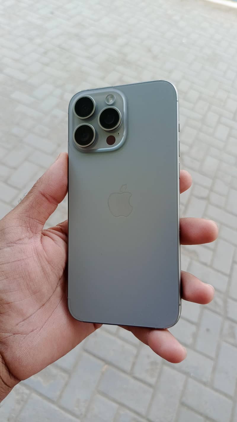 Apple iPhone 15 Pro Max 10