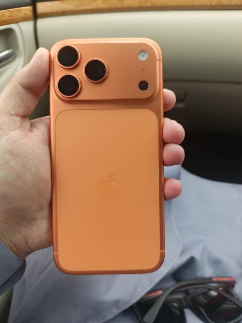 Apple iPhone 17 Pro Max 4