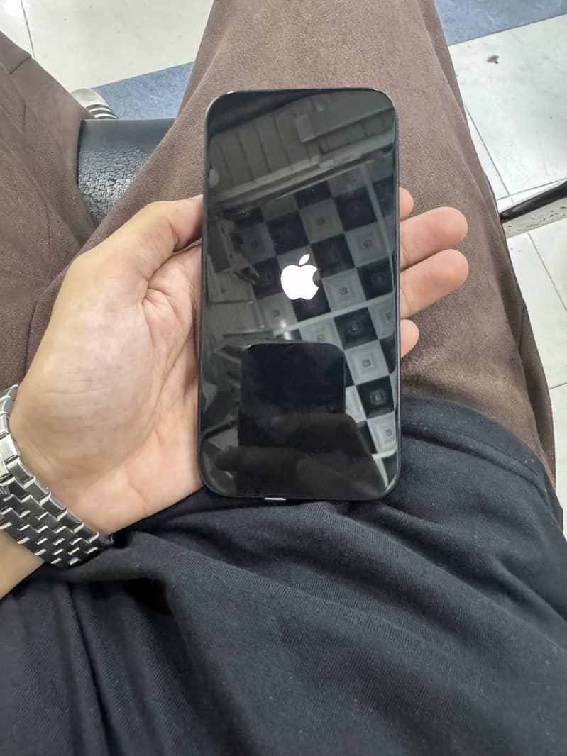 Apple Iphone 15 Pro 1