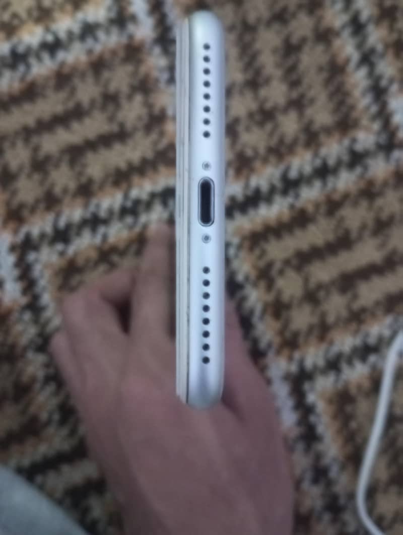 Apple iPhone 8 Plus 1