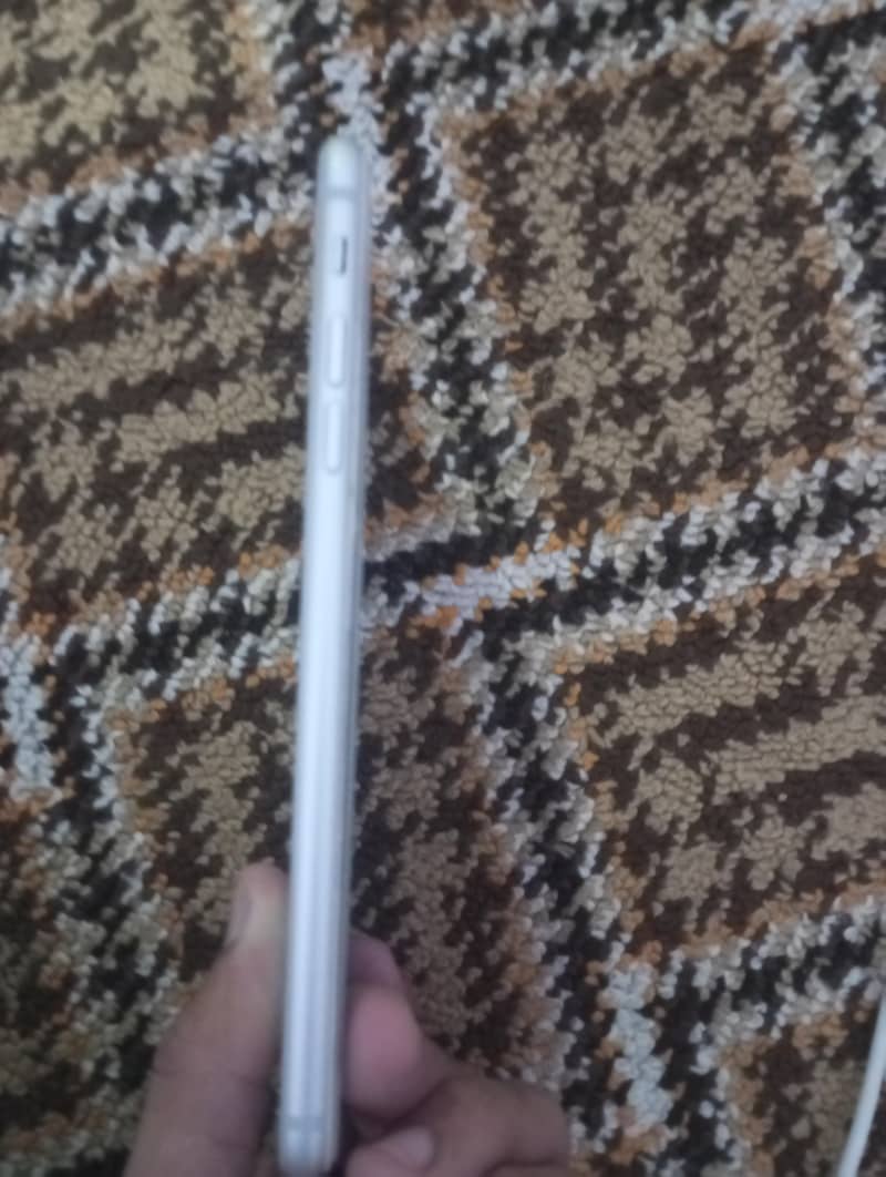 Apple iPhone 8 Plus 2