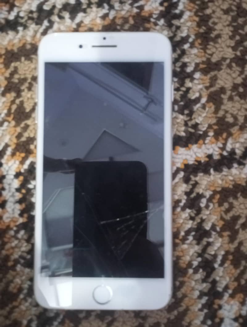 Apple iPhone 8 Plus 4
