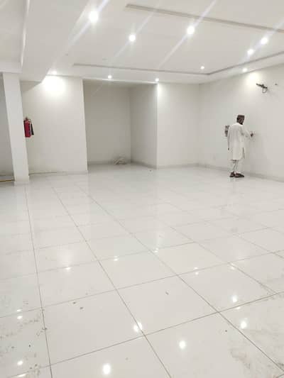 5 mrla ground floor available for rent