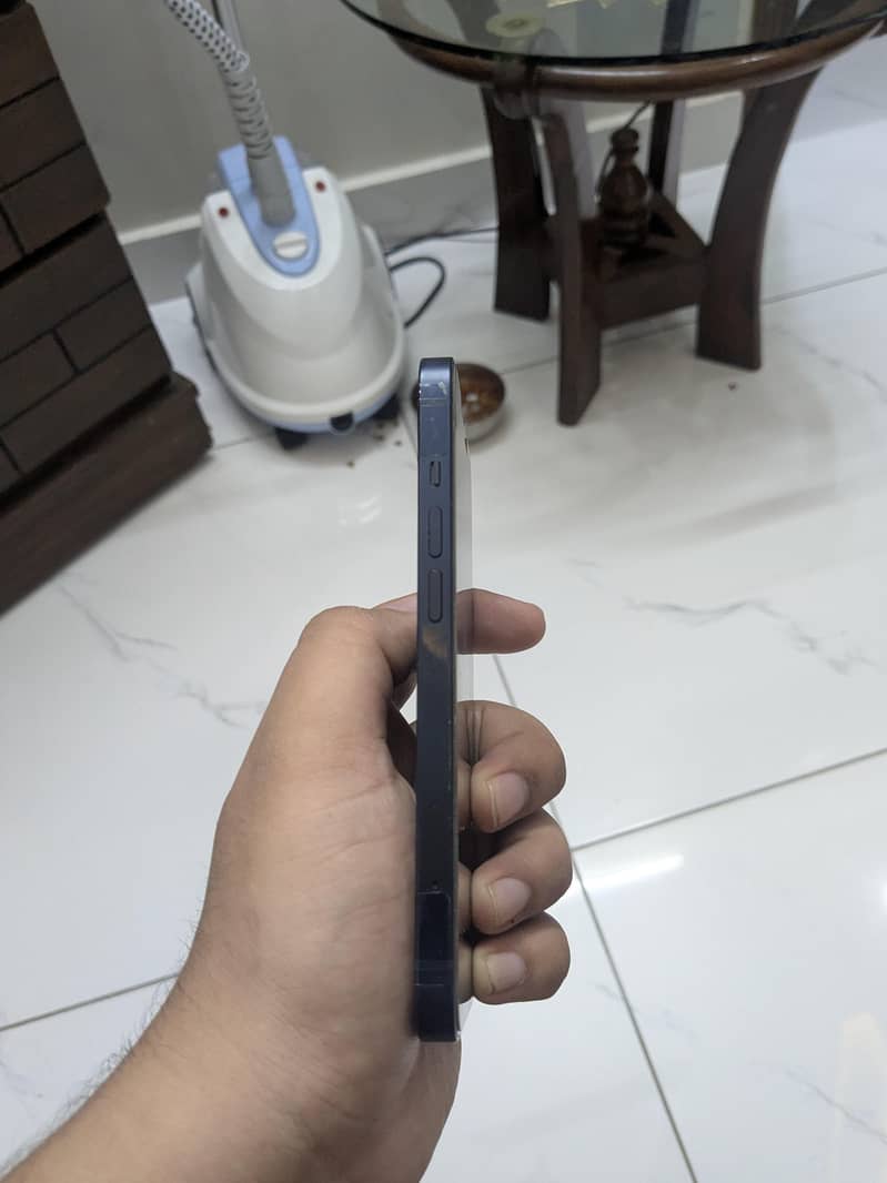 Apple iPhone 13 3