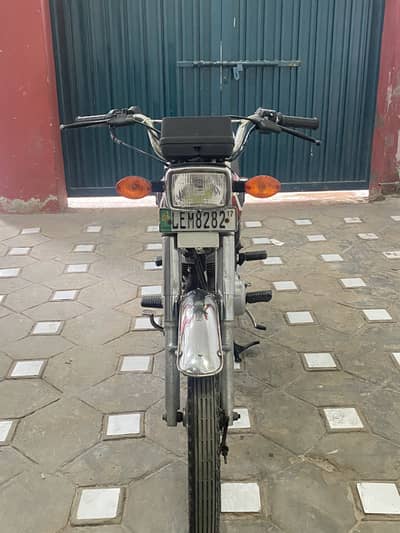 Honda 125 black adition