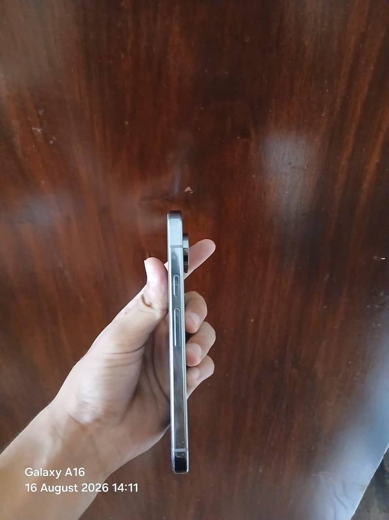 Google Pixel 9 Pro (sim time available) 3