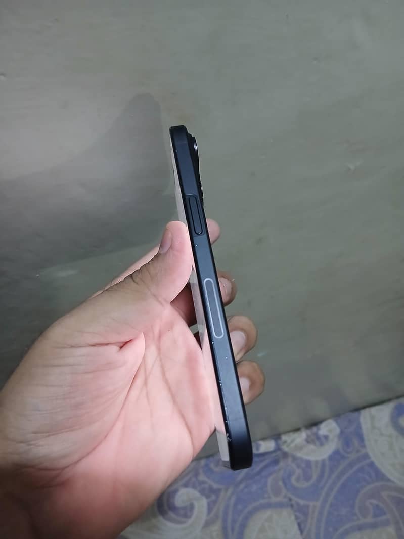 Apple iPhone 15 2
