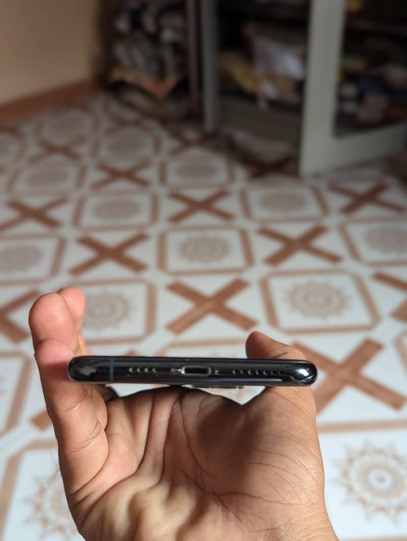 Apple iPhone 11 Pro Max 2