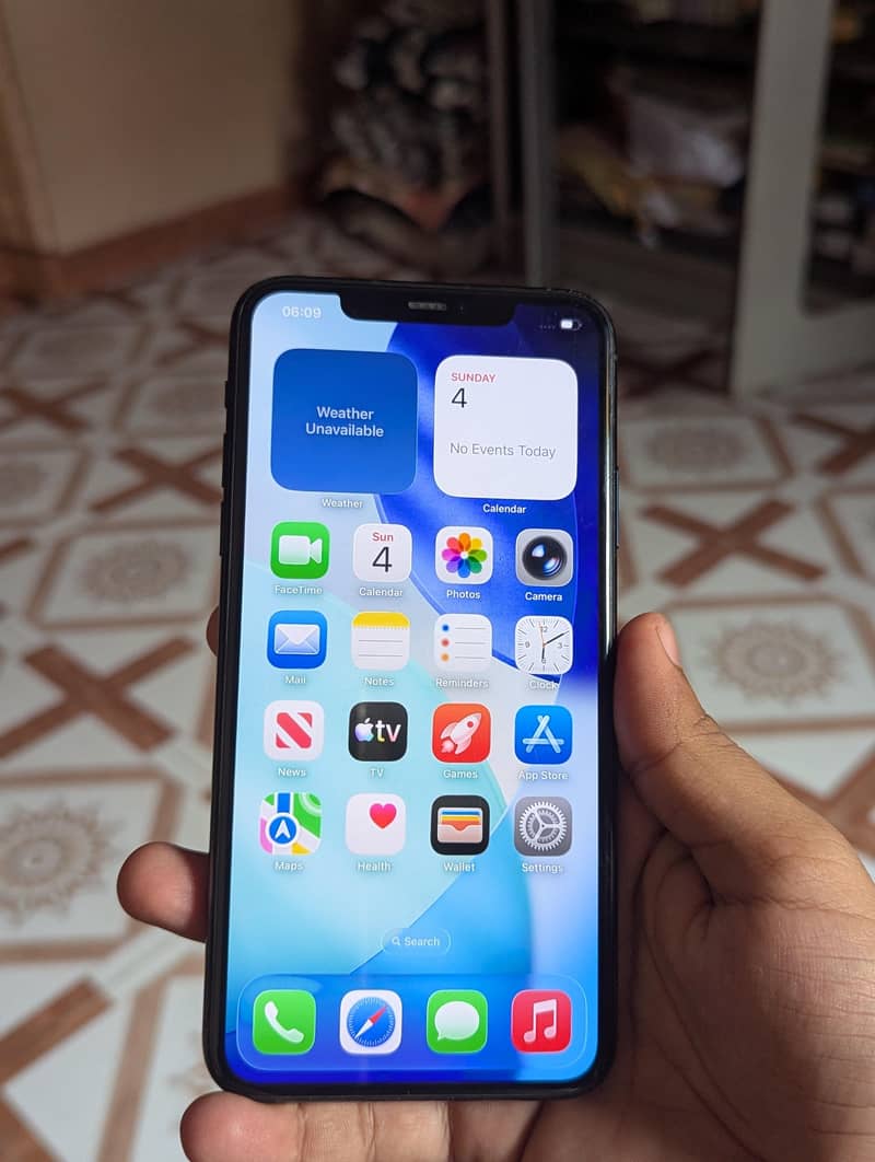 Apple iPhone 11 Pro Max 4