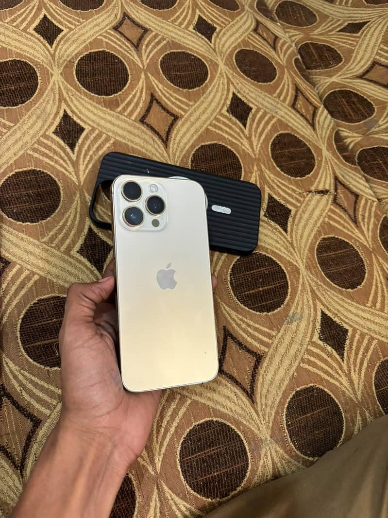Apple iPhone 14 Pro Max 0