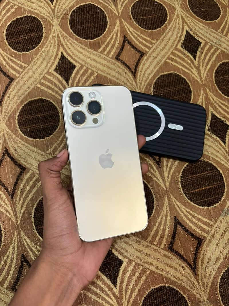 Apple iPhone 14 Pro Max 4