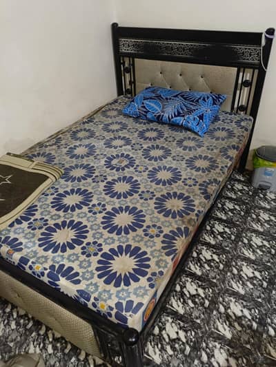 1 person bed with matress for sale