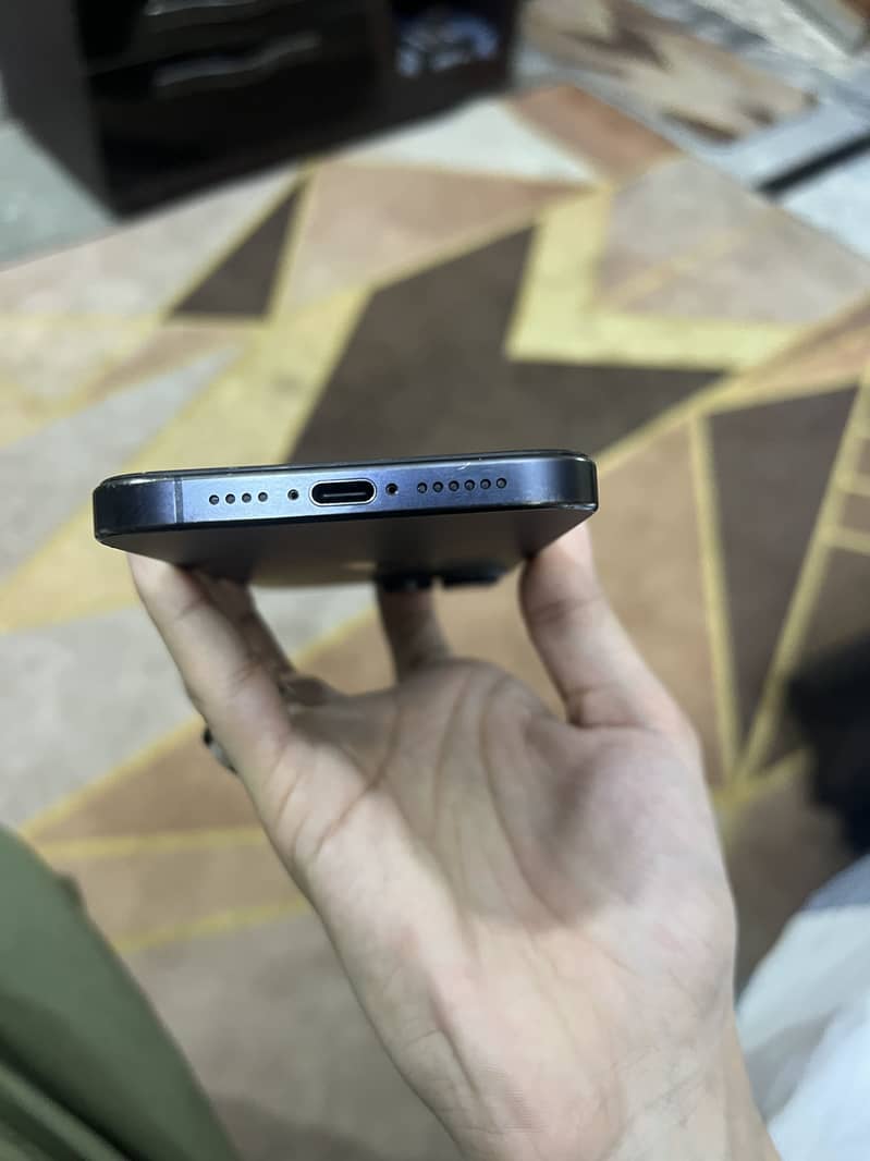 Apple iPhone 15 Pro Max 3