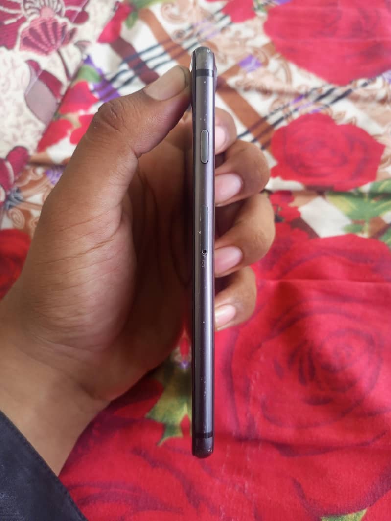 Apple iPhone 8 0