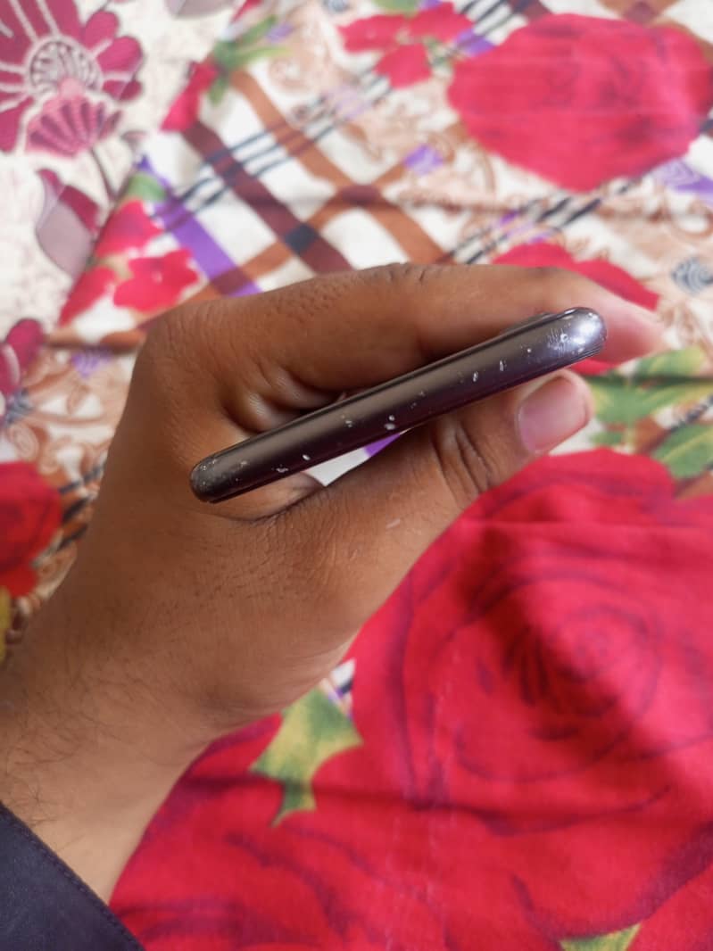 Apple iPhone 8 4