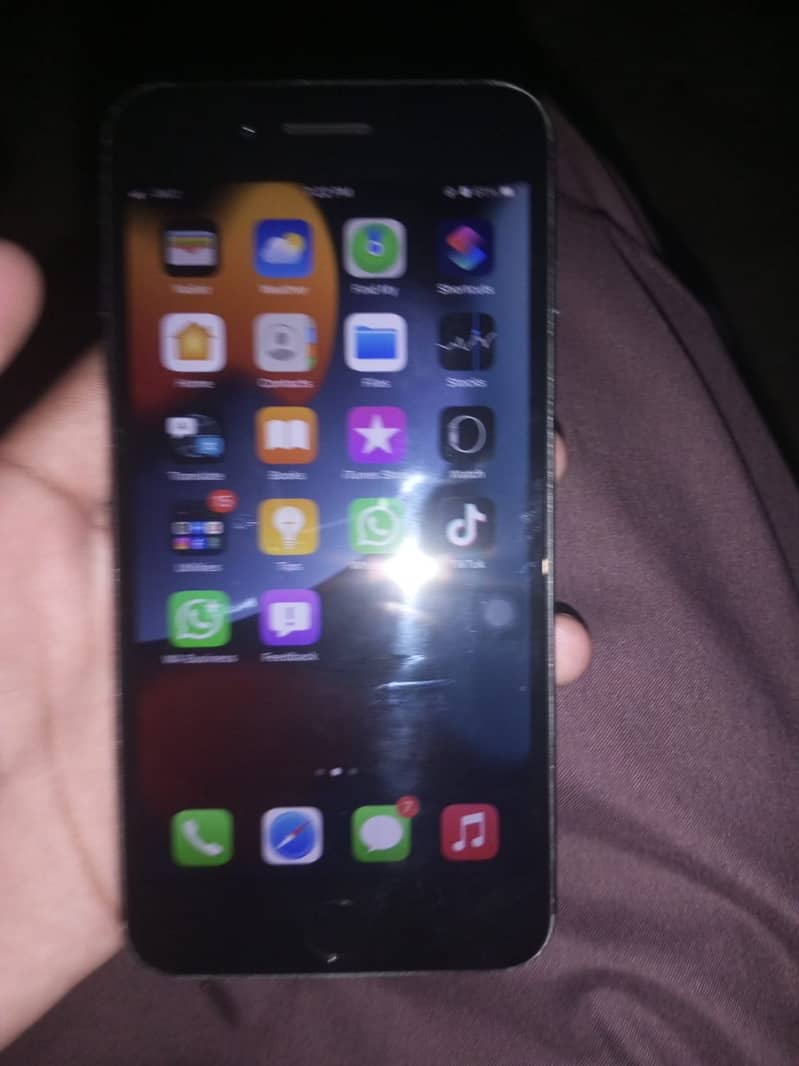 Apple iPhone 7 Plus 2